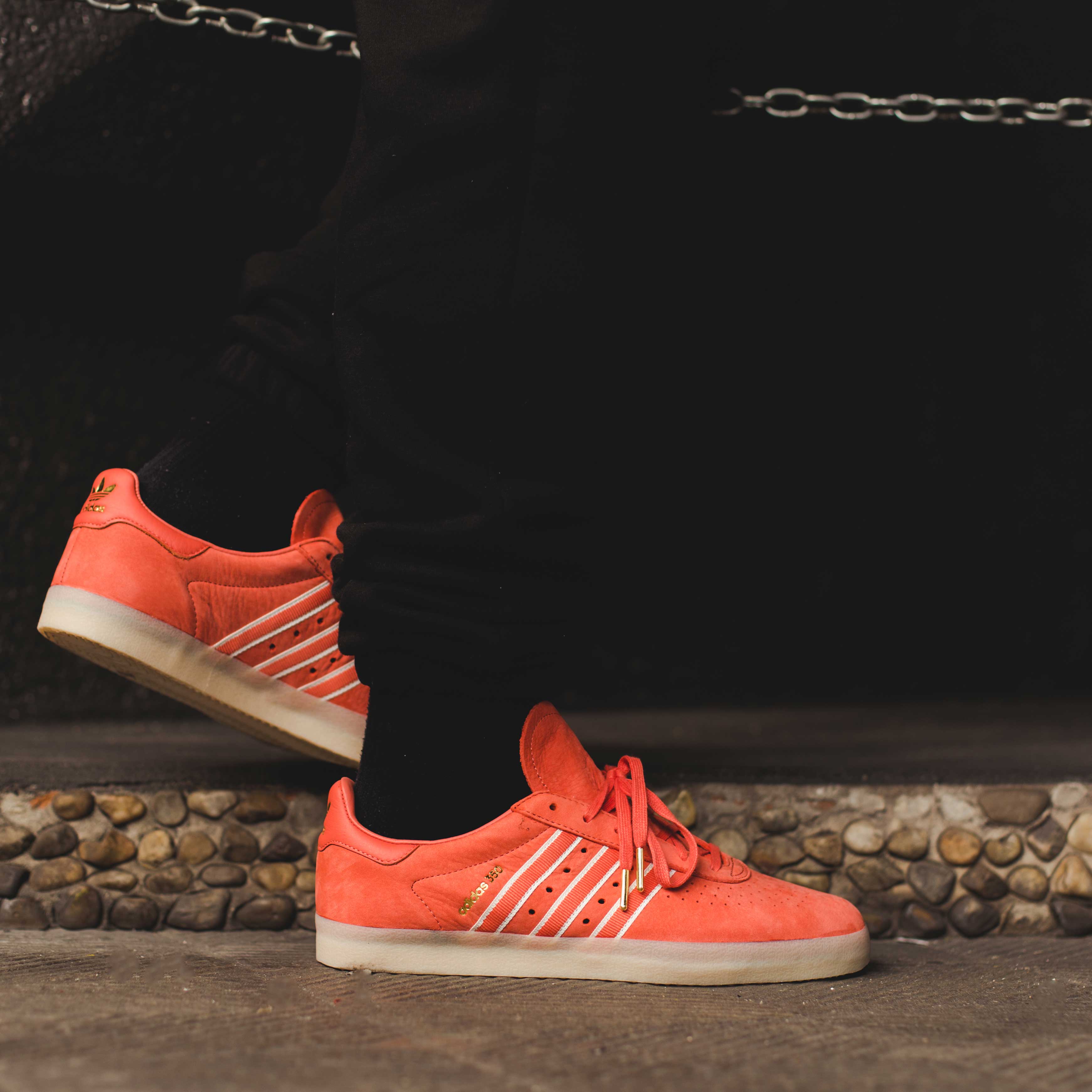 FOOTDISTRICT on Twitter: "Traveling is a Sport. You traveling? adidas x Oyster Holdings 350 in Trace Scarlet with branding. In store &amp; online: https://t.co/Na6G76i0l3 #adidasoriginals #oysterholdings #travelingisasport ...