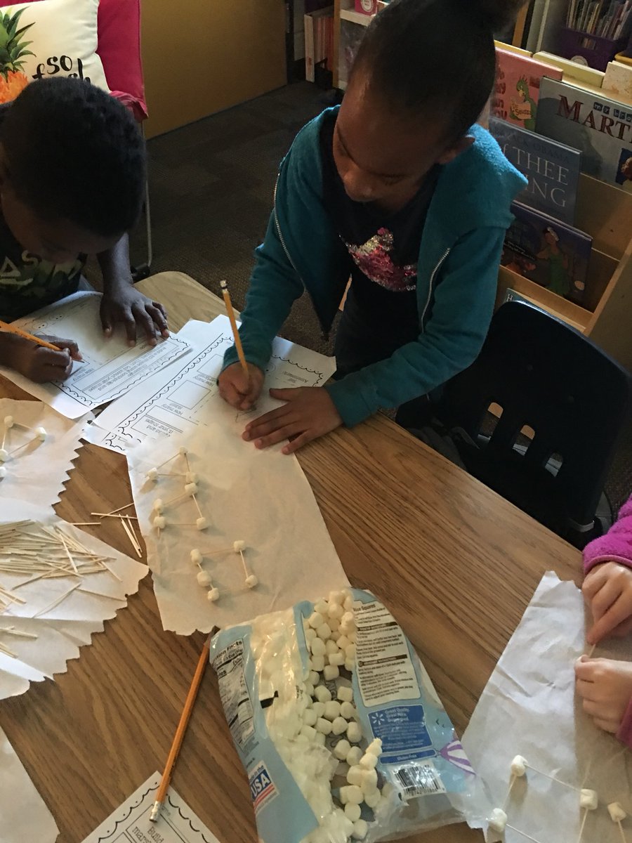 aloha_kinder's tweet photo. Constructing 2-D shapes aka Plane shapes ! Hands on math #alohafirstgrade https://t.co/zSwgL9C8NP