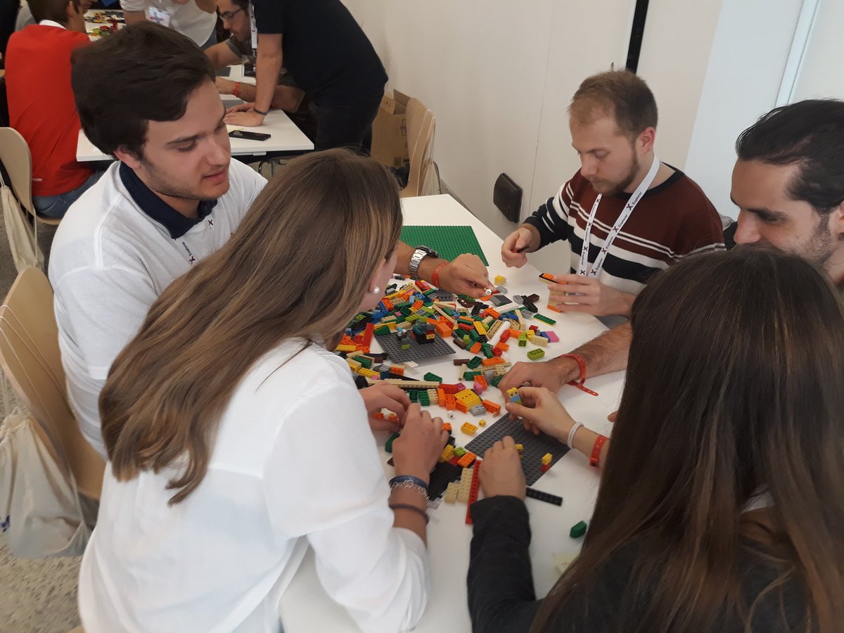 Talento_40's tweet photo. Prototipando soluciones en el campo de la robótica móvil en
#ExplorerDay2018
#Hackaton @ASTITechGroup @ASTIMRobotics @veronicapascboe https://t.co/ABUt2ctmqK