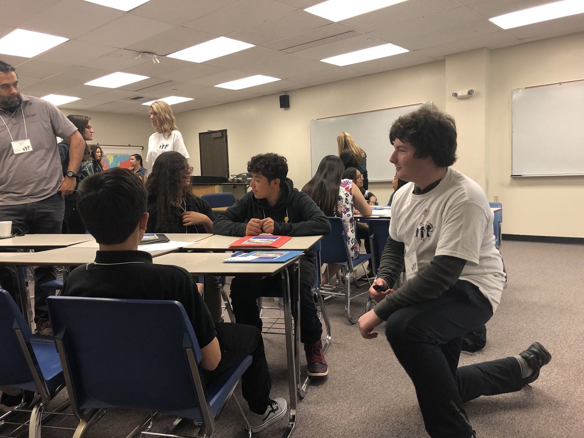 WoosterColts's tweet photo. @StuVoiceWcsd Pondering Equity vs. Equality - Wooster Colt Nathan Noble presenting @ 4th Annual Strength in Voices Conference! #SIV2018 #wcsdstudentvoice #stuvoicewcsd β€οΈπ΄ https://t.co/7fuckmNboC