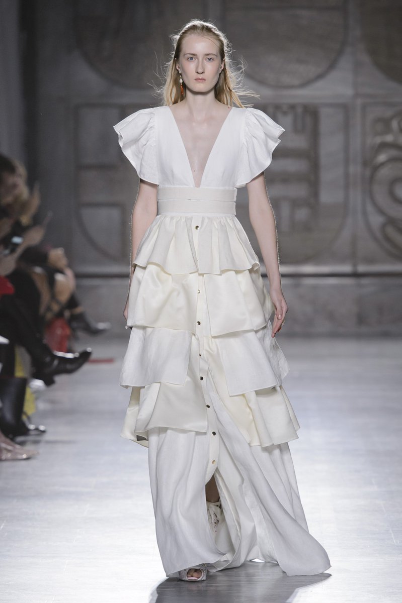 The shapes are simplified and elegant in this collection. 
#FaustoPuglisi #FaustoPuglisiSS18 #MadeInItaly
faustopuglisi.com