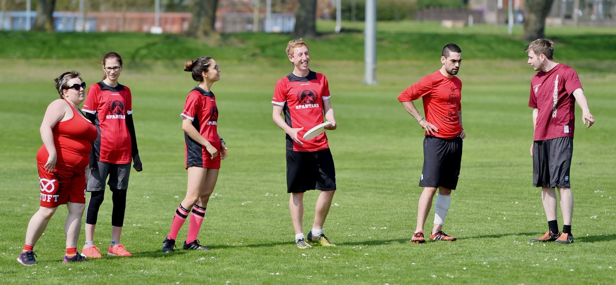 StaffsAlumni's tweet photo. A great turn out for #ultimatefrisbee at @SportAtStaffs #BattleofStaffs and it looked like a great time was had by some great athletes, old and new ! Lots of action photos starring #thefrisbee @StaffsUltimate so they will all go on to our FB page. #ProudToBeStaffs @StaffsUni https://t.co/gq3GEHQmFE