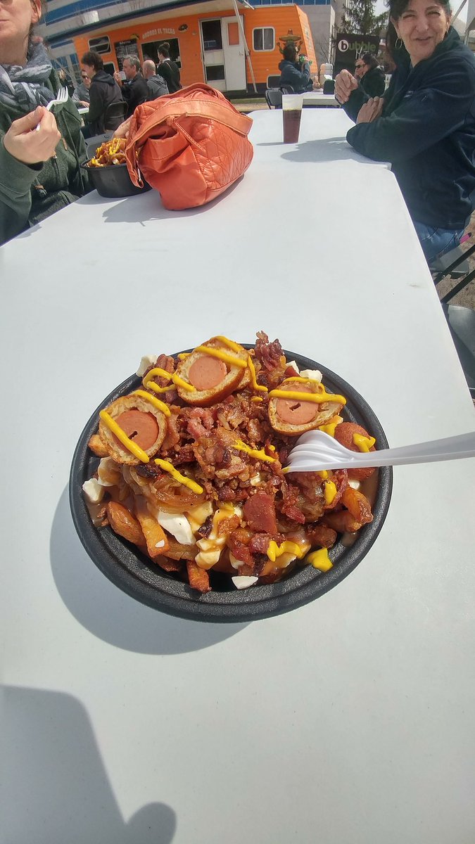 We got a full house! Welcome to the NEW Gatineau Craft Beer and PoutineFest (Maloney &amp; Cite Blvd) #poutinefest #gatineau #poutine <a href="/TourOutaouais/">Tourisme Outaouais</a> <a href="/949Rouge/">94,9 Rouge</a> <a href="/energie1041/">ÉNERGIE 104.1</a> <a href="/FeatureFestival/">FEATURE FESTIVALS</a>