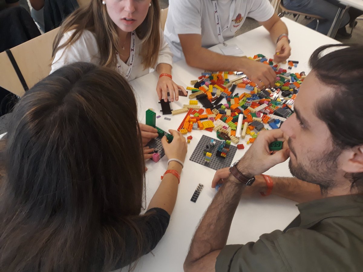 Roberto_Ranz's tweet photo. Prototipando soluciones de robótica móvil para la #industria40 en el #Hackaton @ASTITechGroup en #ExplorerDay2018
@ASTIMRobotics https://t.co/Ql8jmVpof3
