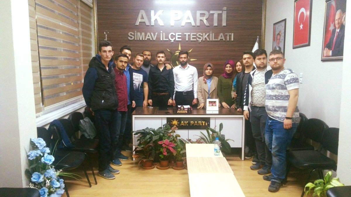 Haftalık Olağan Toplantımızı Üniversiteler Başkanımız Ceyhun Şen Başkanlığında Gerçekleştirdik. Toplantımızda " Üniak Topluluğu Üniversiteler Başkanlığı Gençlik Bilgilendirme Sunumu '' Yapıldı. Liderimizin Yükünü Azaltmak için 24 Haziran Seçimlerine Hazırız Allahın İzniyle..