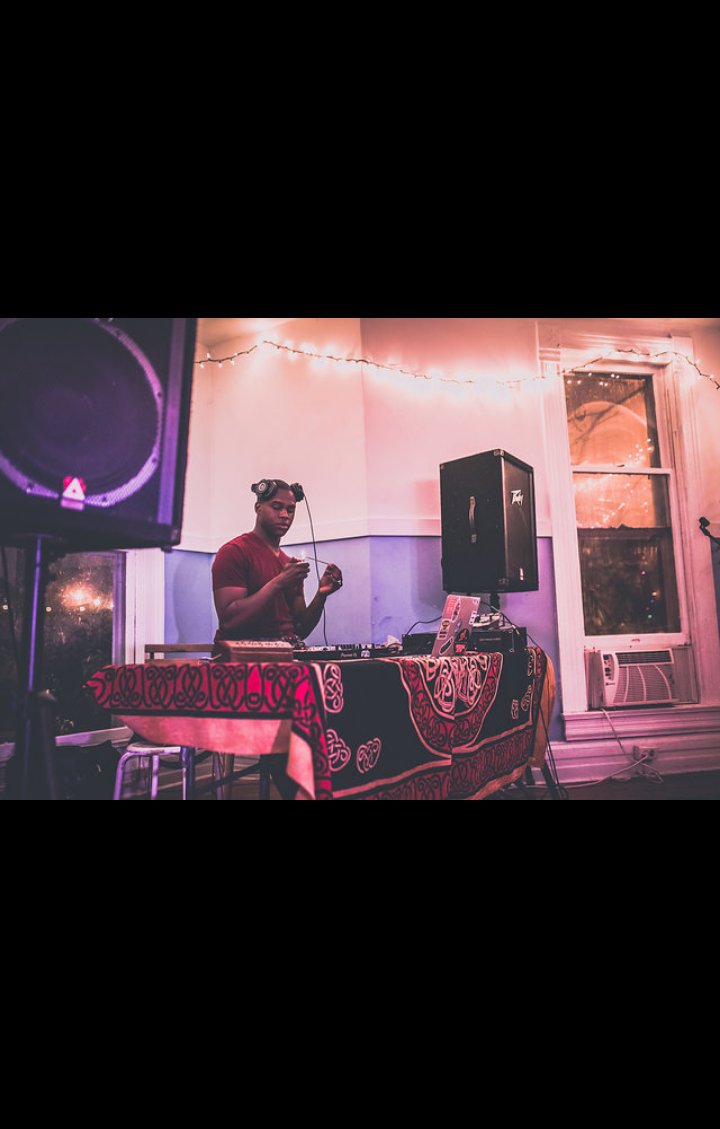 StudyBreakCyph's tweet image. Pssst👀.......i heard study break got even MORE content. Live from the 90s party🔥
📸:@BoydShotImages