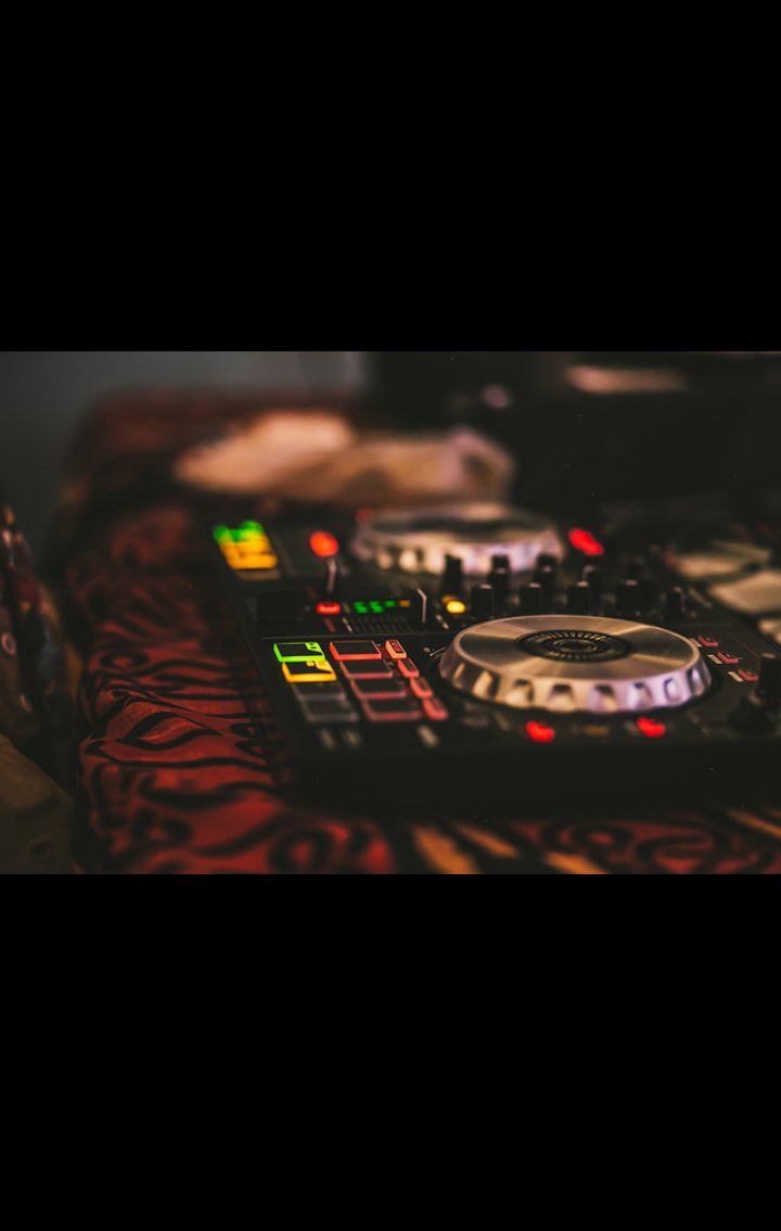 StudyBreakCyph's tweet image. Pssst👀.......i heard study break got even MORE content. Live from the 90s party🔥
📸:@BoydShotImages