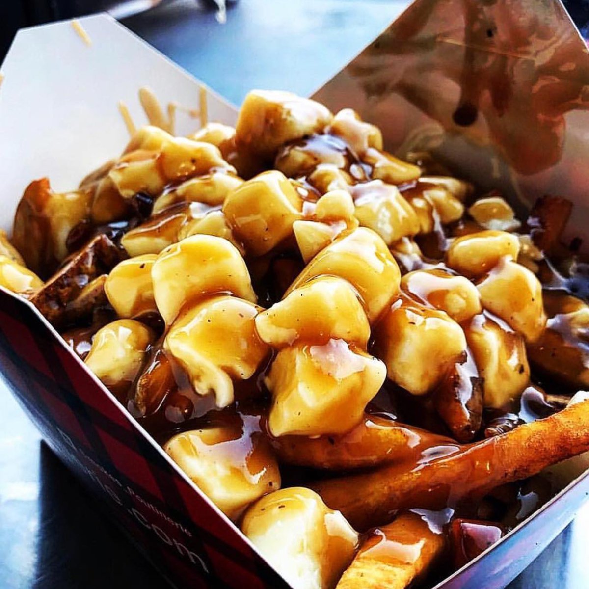 Don’t act like you’re not impressed 😏 #smokespoutinerie #poutine #foodporn #foodgasm #yum #foodie #artistsoninstagram Photo by @friesprofessor