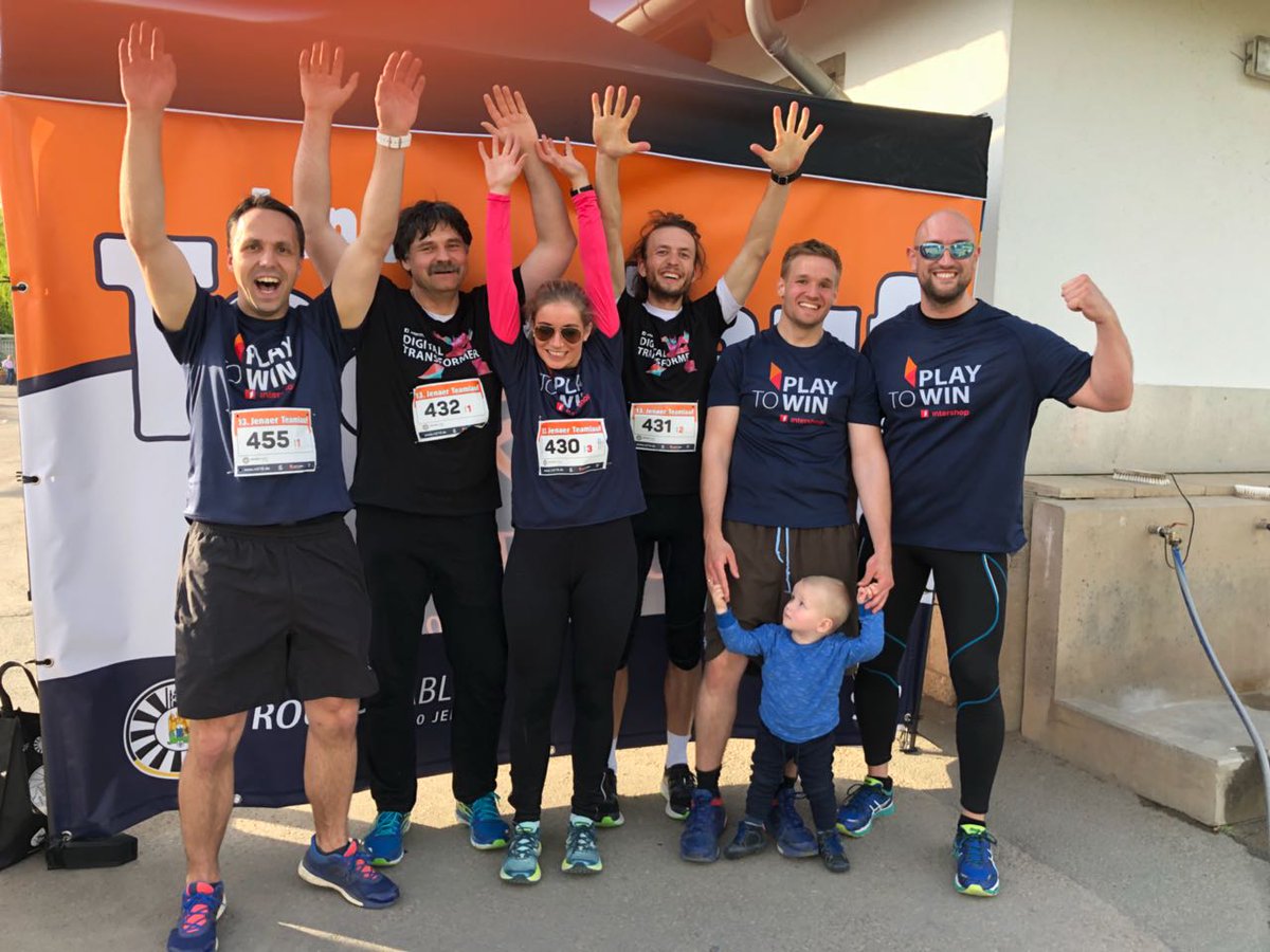 Woohoo! Teamwork at #intershop. Wenn Du nächstes Jahr in #Jena dabei sein willst, dann schau' gleich mal hier vorbei: intershop.de/karriere #WeAreHiring