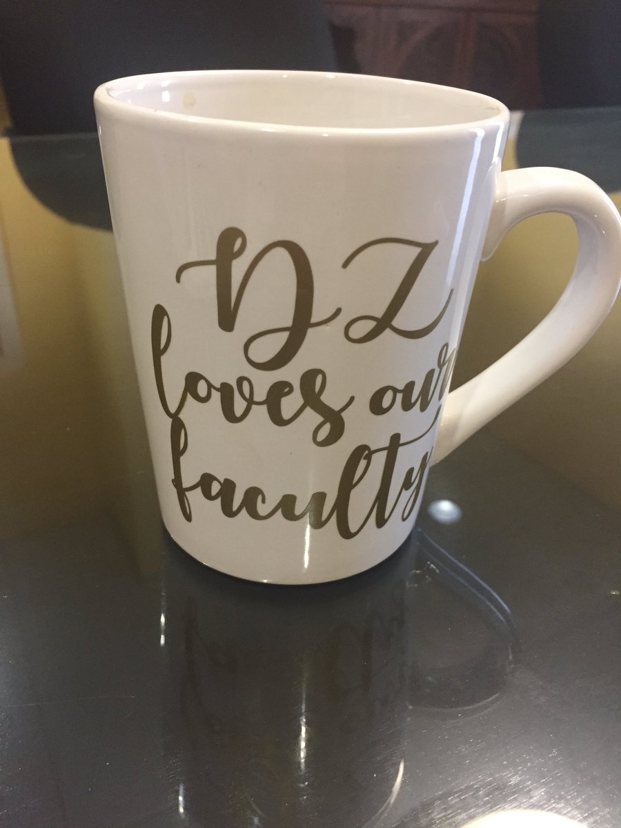 USFDONSCOMS's tweet photo. Loving the cute mug from @DZusf! https://t.co/RqvbCJnzzz