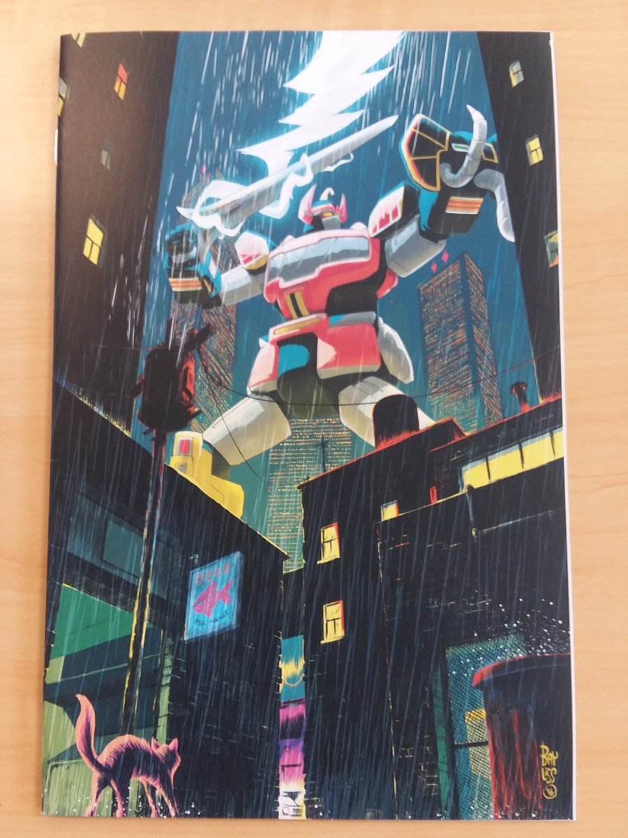 BlueMarbleCandG's tweet photo. MIGHTY MORPHIN POWER RANGERS C2E2 2017 variant cover! $19.99. One in stock! https://t.co/1OPdy5p0P1