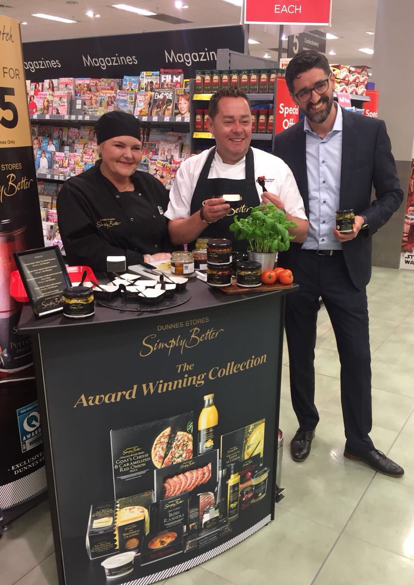 SimplyBetterDS's tweet image. Big thank you to all our Simply Better producers for being in #Dundalk with us tonight for our #COOKwithNeven demo. Delicious food all round 🙌🙌