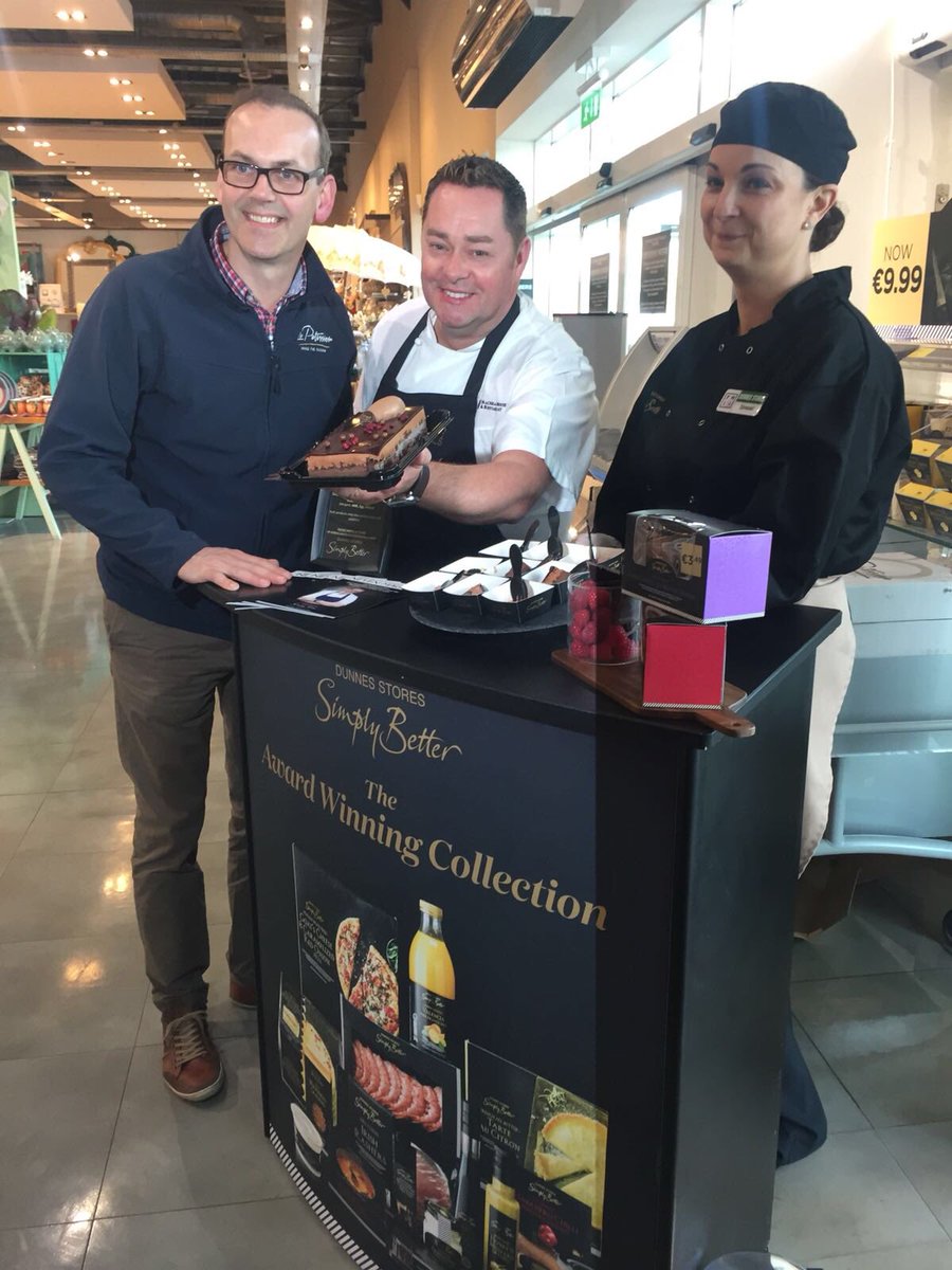 SimplyBetterDS's tweet image. Big thank you to all our Simply Better producers for being in #Dundalk with us tonight for our #COOKwithNeven demo. Delicious food all round 🙌🙌