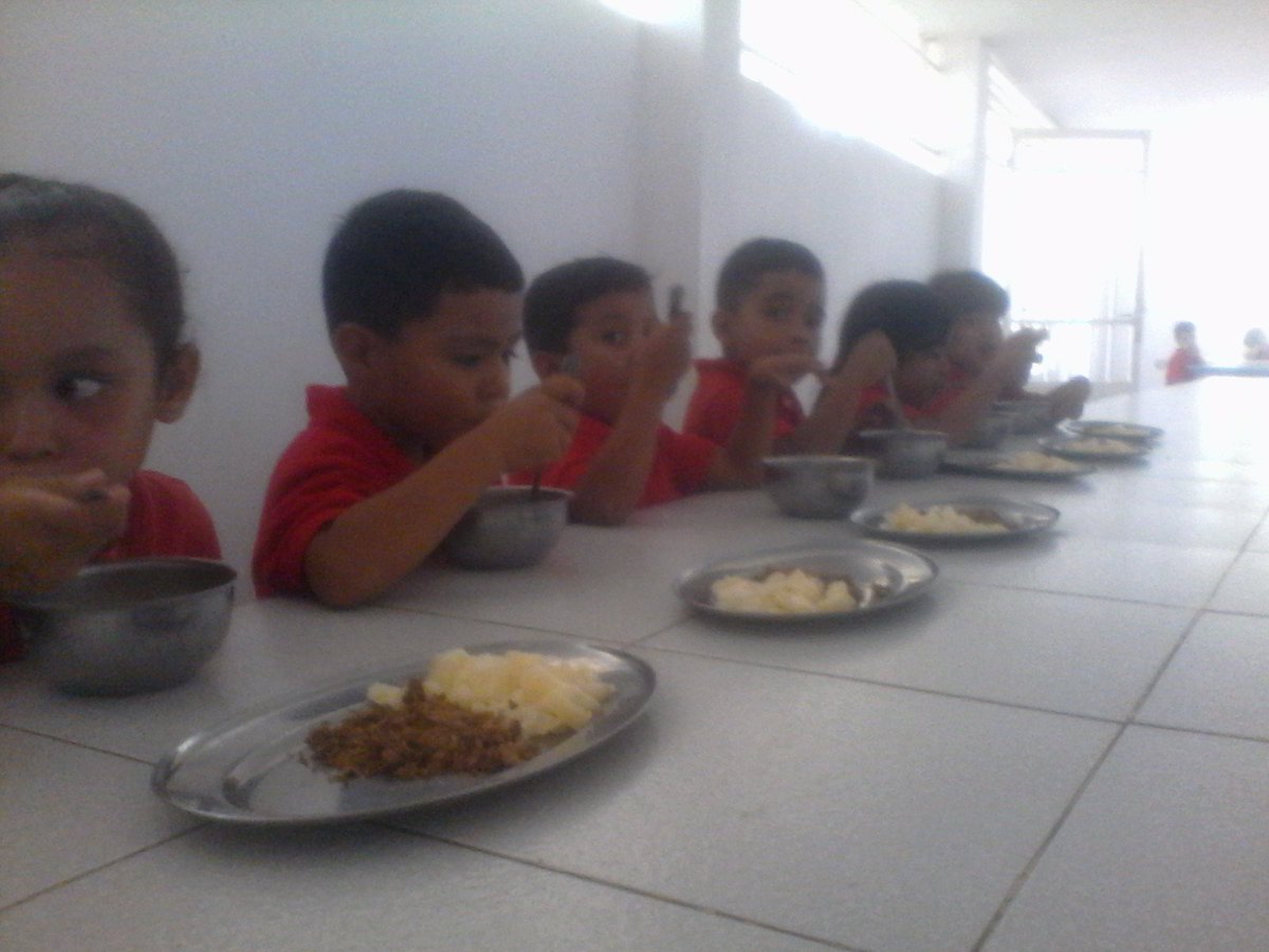 CEI_AndresBell's tweet photo. Nuestros niños y niñas continúan disfrutando de su derecho a la alimentación y a la recreación...felicidad para rato!!! #ExpoVenezuelaPotencia @FNNSimon @NicolasMaduro @MPPEDUCACION @gestionperfecta @oleisa2010 @magallyvina https://t.co/8baxD6srY0