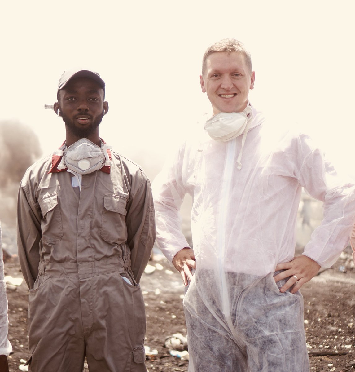 OKUNTAKINTE's tweet photo. Honoured to have had the British High Commissioner [@walkeriain] and the Head of Political and Communications [@annupvyas] visit Africa’s largest electronic waste dump [ Agbogbloshie 🇬🇭] with the Agbogblo.Shine Team.  @foreignoffice 

#SeeBeyond https://t.co/qOxhv14eY9