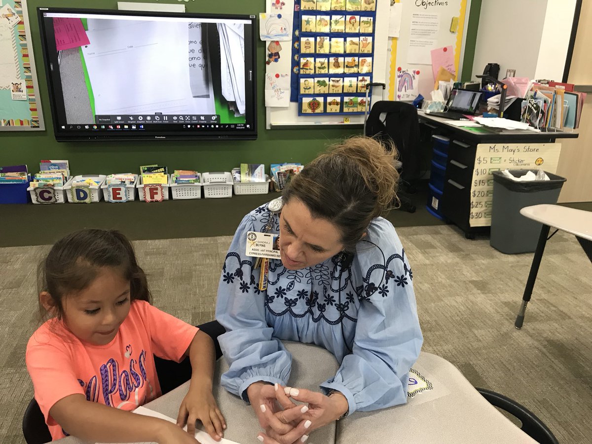 Mariamay33's tweet photo. We enjoyed Mrs Burns visit to our class yesterday. Children were writing about characters.  Thanks Mrs. Burns for helping my students. They feel so special! https://t.co/8FEEaXJb6y