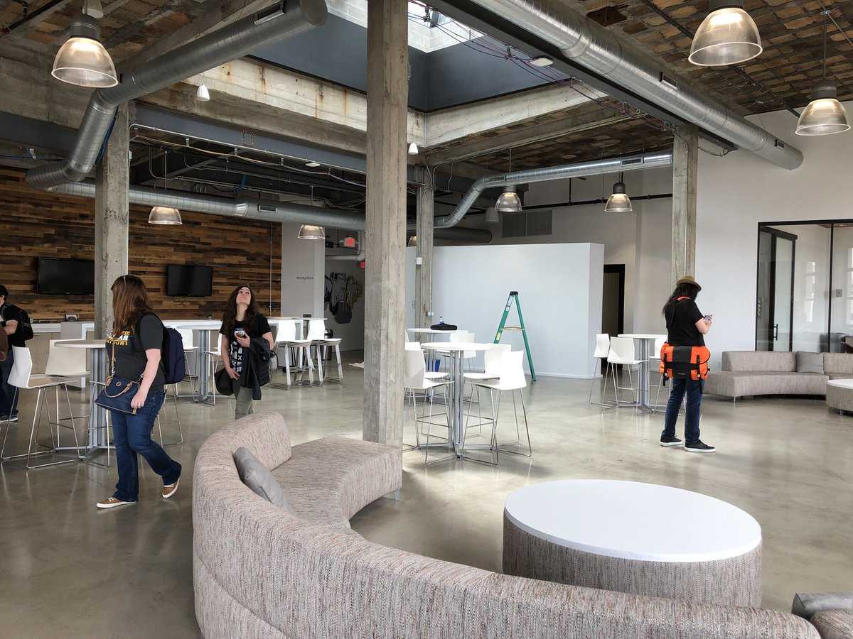 caffeinatedwes's tweet image. Just got feedback after pitching @DVPtweets 

#StartupBus