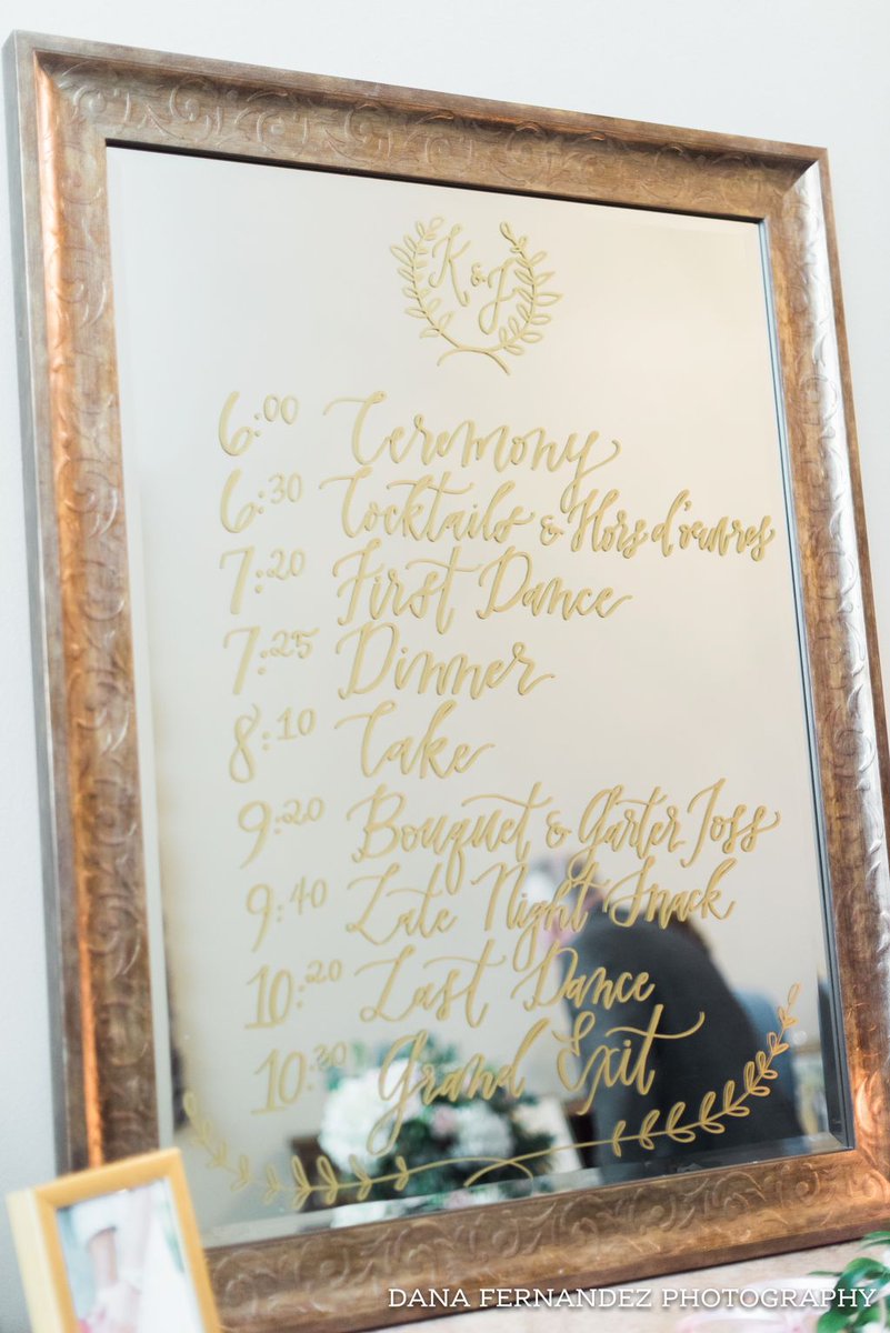Such a fun way to display the night's schedule! That gold on the mirror is divine 😊
 #invitations #invitation #weddinginvitations #wedding #bride #schedule #mirror #eventbranding #branding #event #houston #texas #thewoodlands #spring #graphicdesign #marriage #love