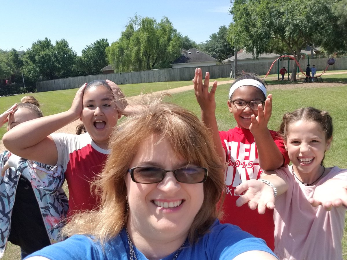 doriedance's tweet photo. It’s wk2️6️ of #KDISlowChat Challenge @KirkElementary. We have 2 finish strong bc #KidsDeserveIt. Q: How do you unplug & recharge so that you can give💯% to your Ss everyday? A: I ❤💃dance! 😍 I need 2 do it more. Today #macarena with my mentee & other 5th graders. #KirkROAR https://t.co/i62qfy3pI8