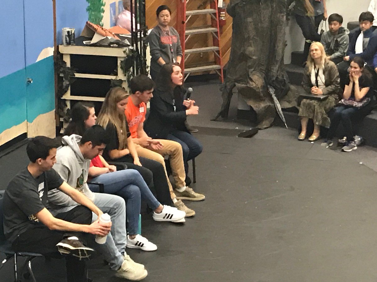 Chantilly_HS's tweet photo. Seniors talking with 7th graders during today’s College Day presentation at @RockyRunMS #ChantillyPride #ChantillyCollegeDay https://t.co/h8jwkgyfUb