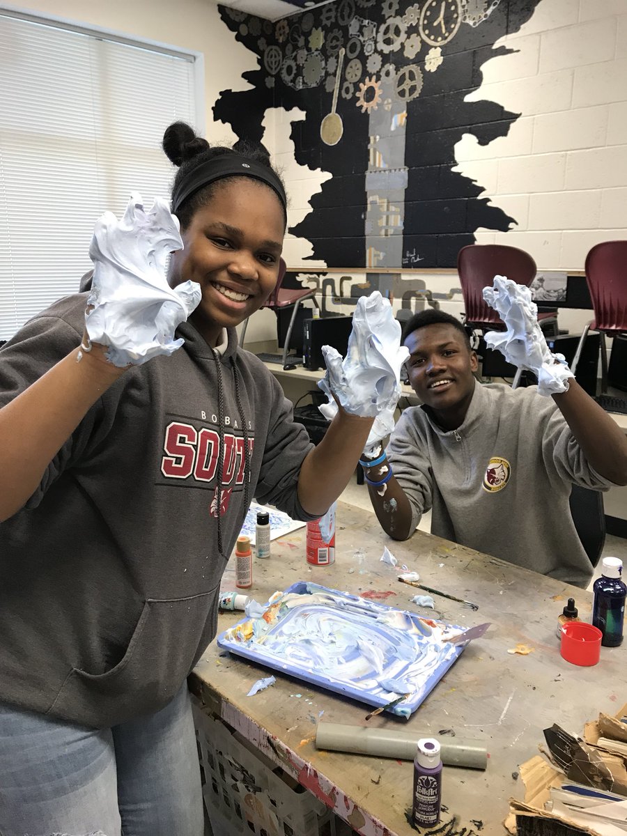 teachrad_art's tweet photo. Arts &amp; Crafts creating marbled masterpieces with shaving cream! https://t.co/tFlyGY8HBs