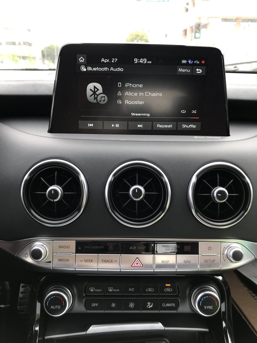 SurfnSunshine's tweet photo. Having a killer sound system in your #KiaStinger pretty much mandates that you rock 🤘🏼 out. And what better way than with old school Alice In Chains 👩🏼🎤
#StingerisHere #TheNewKia {KiaPartner} https://t.co/AGc0vQxfBU