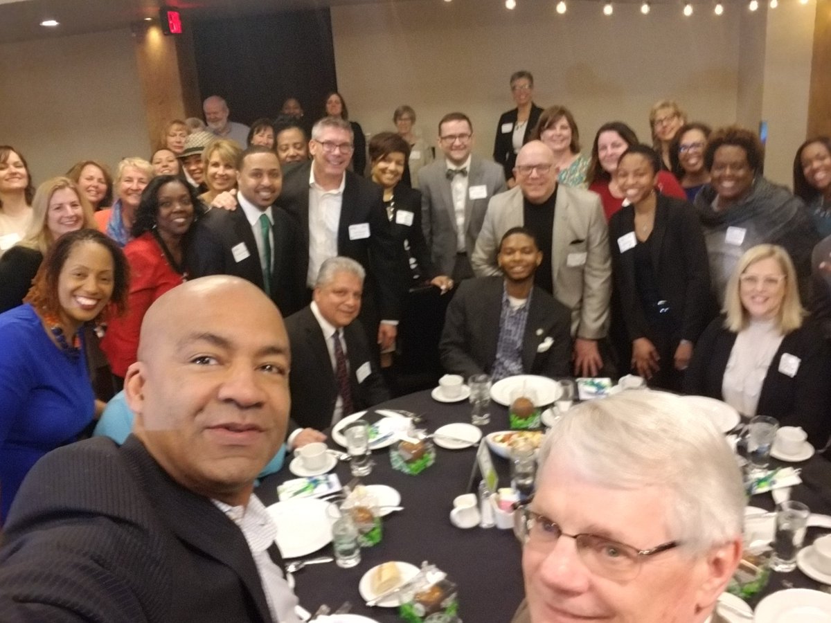 Rod_BurksTMJ4's tweet photo. Having a blast supporting the Achieve the Dream event as the emcee!  @LearnwithMTEC @Drlacicom #dream18 #meetmeatmesa https://t.co/pSvX43CDaw