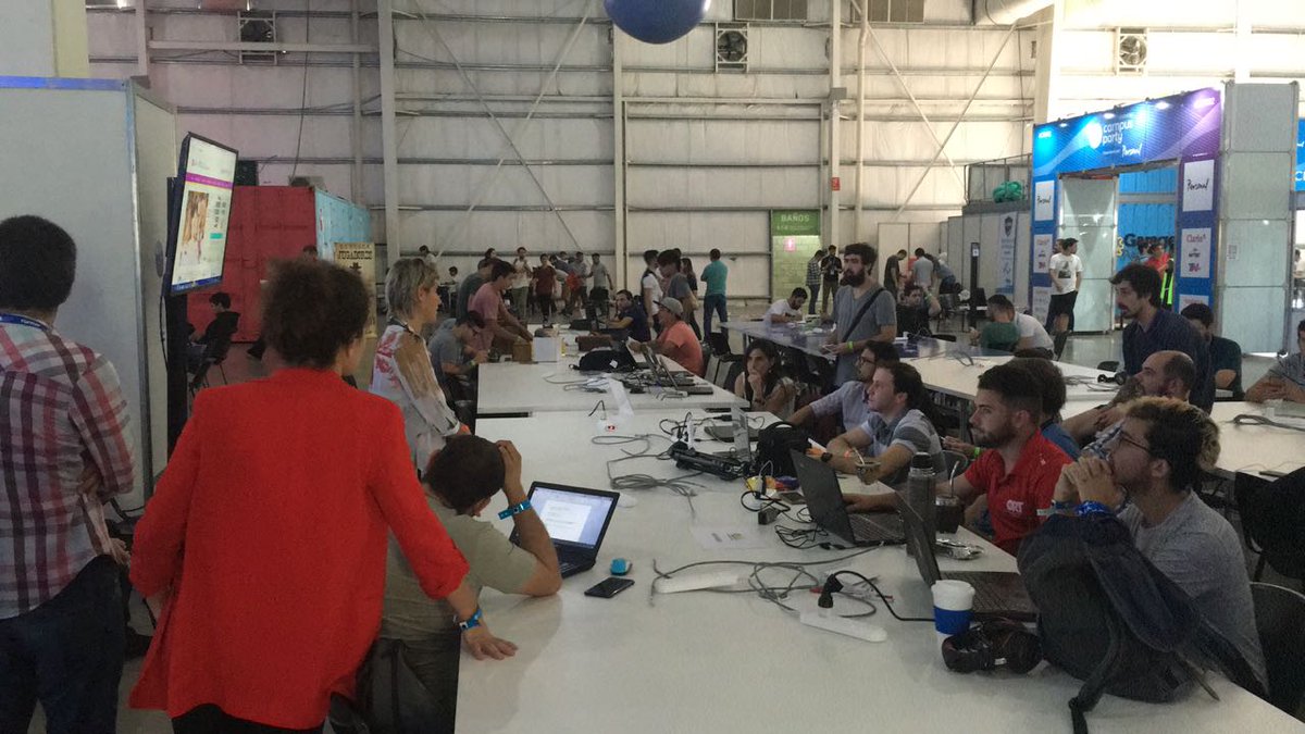 BAcienciaytecno's tweet photo. El #CMDLab presente en @campuspartyar acompañando el Datathon sobre Trasplantes, organizado por la Dirección General de calidad institucional de la Secretaría General y Relaciones Internacionales. @juanmvila 🙌
Moderó la actividad Alejandra Naveiro del Instituto de Trasplante. https://t.co/MuWm7Jpepp