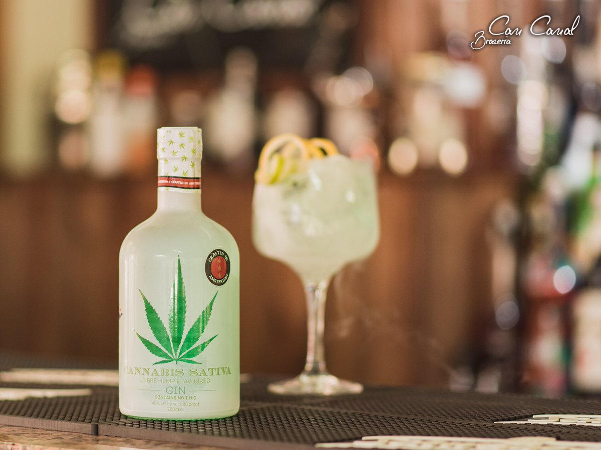 _CanCanal_'s tweet photo. Us presentem la primera de les moltes novetats que anirem tenin!!! Gin Cannabis Sativa! Et sorprendrà... #Gintònic https://t.co/Cqw1eyU3mk