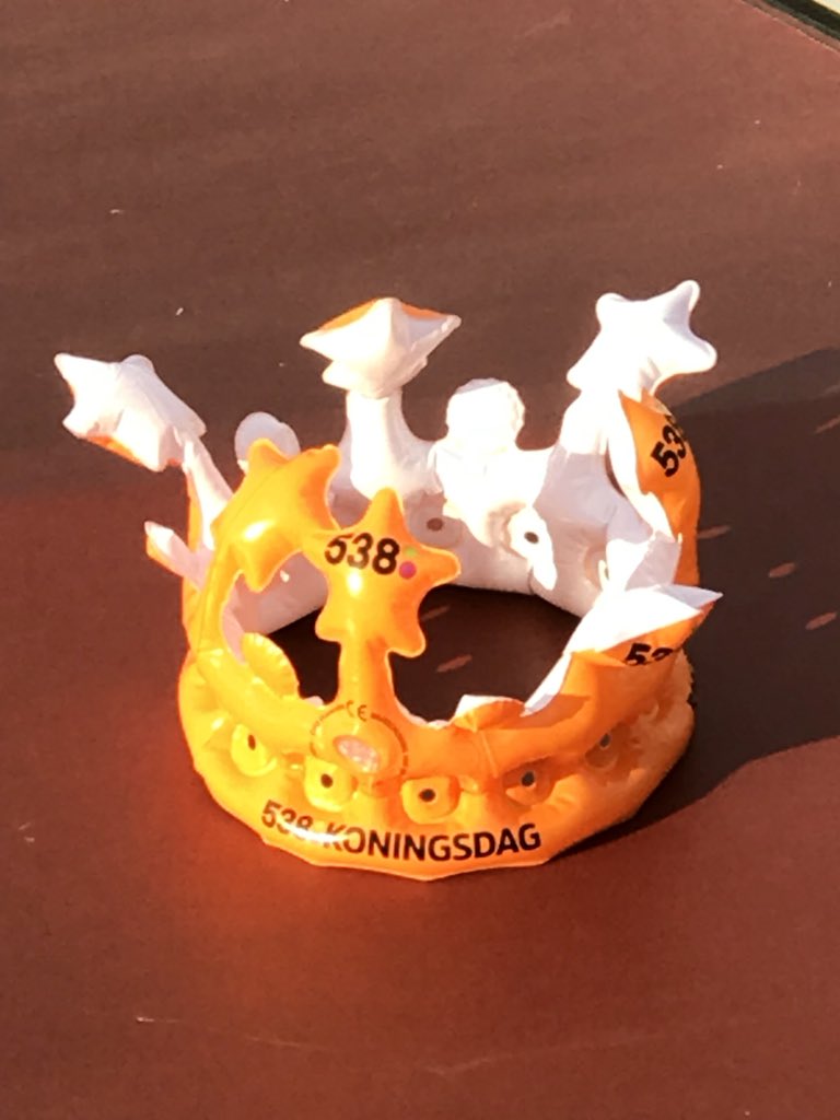 tessath's tweet photo. @538 #Koningsdag https://t.co/KtmyozJ0Hu