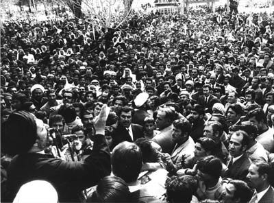 AppCells's tweet photo. انهضوا ولبّوا النِّداء بصوتِ عليّ، وثورة الحسين، وصرخة زينب، ردِّدوا القسم خلف إمامٍ مِن سلالة اهل البيت، نُقْسِم! 

#عهد_القسم https://t.co/s6k5XMbcpG