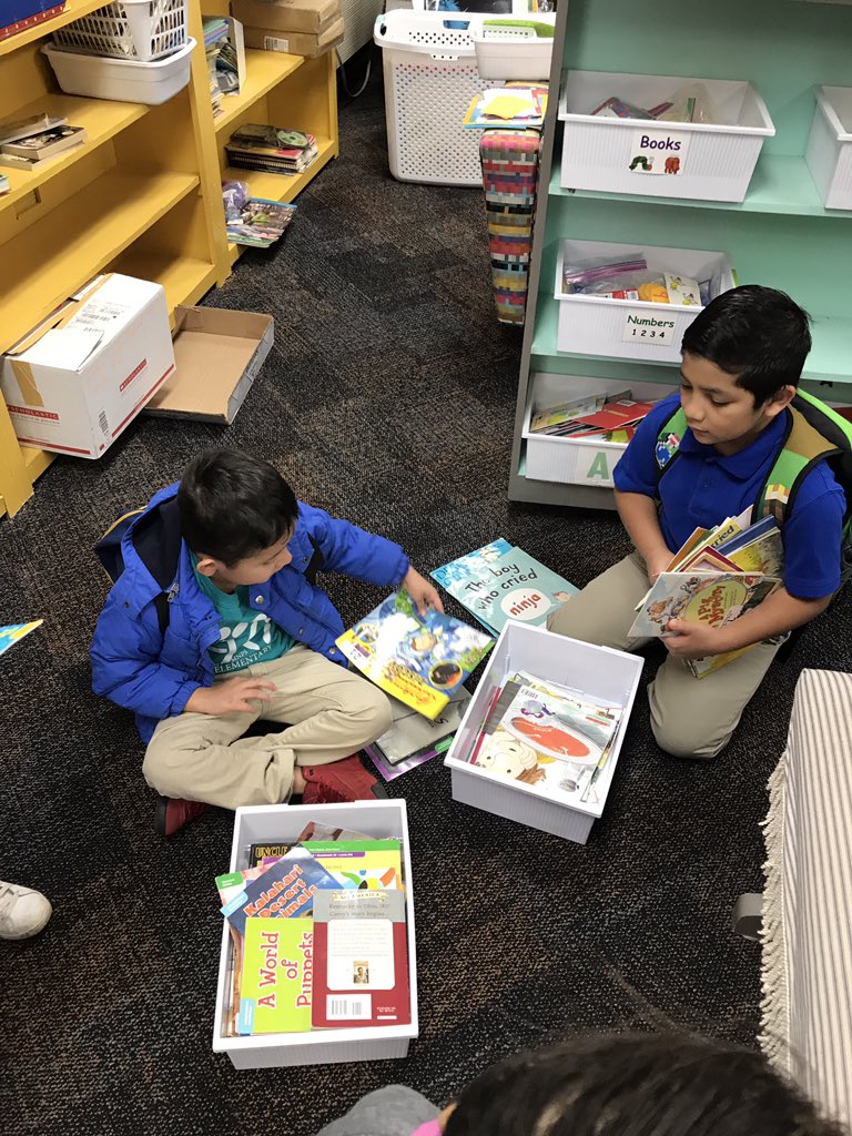 BobbieBbranum's tweet photo. Selecting and sharing favorite books, great way to start the day!!! Growing independent readers in "Just Read ". JR opens 7:30 each morning!@MetroSchools @MoniqueFelder @SusanCochrane7 #ReadThinkWrite #PowerInChoice https://t.co/T0mA5vclGs