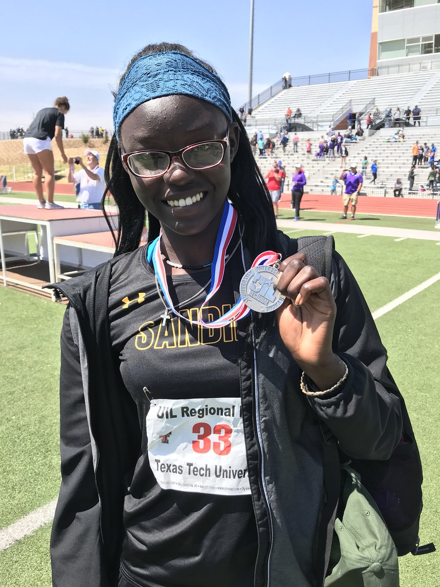 KaleSteed's tweet photo. 🥈🥈🥈.. PD’s Ali Kodi in TJ, Hereford’s Dodge DeLozier HJ and Amarillo High Nikki Ezbon LJ #UILstate bound #thstrack https://t.co/jl1mG6S7uy