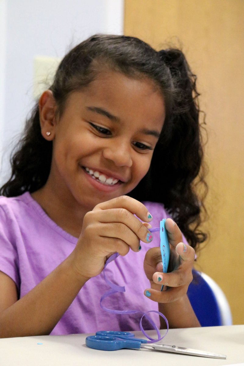 TheChildrensInn's tweet image. We were so glad to welcome staff of @NIH and their children to The Inn yesterday for #TakeYourChildtoWorkDay, where the kids made Thoughtful Treasures for residents and toured The Inn. See more photos from the visit on Flickr: bit.ly/2HAqHWO #MyNIHDay #TYCTWD