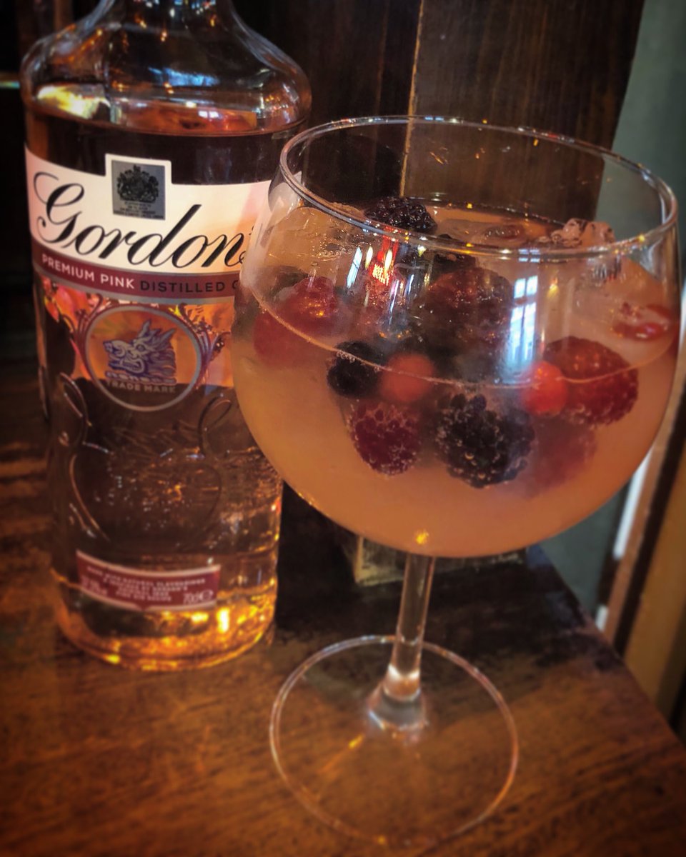 peltonarms's tweet photo. The sun may have been hiding today but that doesnโt mean these summer drinks need to hide away also. Try our NEW pink gin by @gordonsginuk #gin #pinkgin #prettygin #greenwich #yourlocal #tgif https://t.co/NsVFJ2xUpA