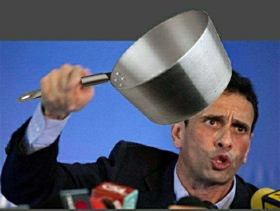 TAJODE's tweet image. El régimen contra la pared!
La MUD y el Frente Amplio estarían planeando otra protesta pero de 2 horas 15 minutos y con cacerolazo!
Están dispuestos a sacarlos nunca antes los vi tan radicales.