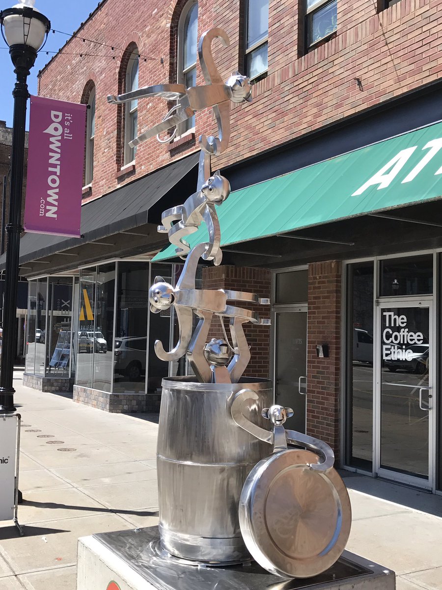 WeekendExplorer's tweet photo. Barrel of #Monkeys- my fav as a kid! Downtown #Springfield has lots of cool art! #NATJA #natjainbranson #weekendexplorer #PBS #Cox #weekendexplorer #explorerkids #dogwoodcanyon #discoverbranson #visitmo #missouriadventure #lovespringfield #sgf #visitcarthage #route66 https://t.co/pRgKMpT3lD