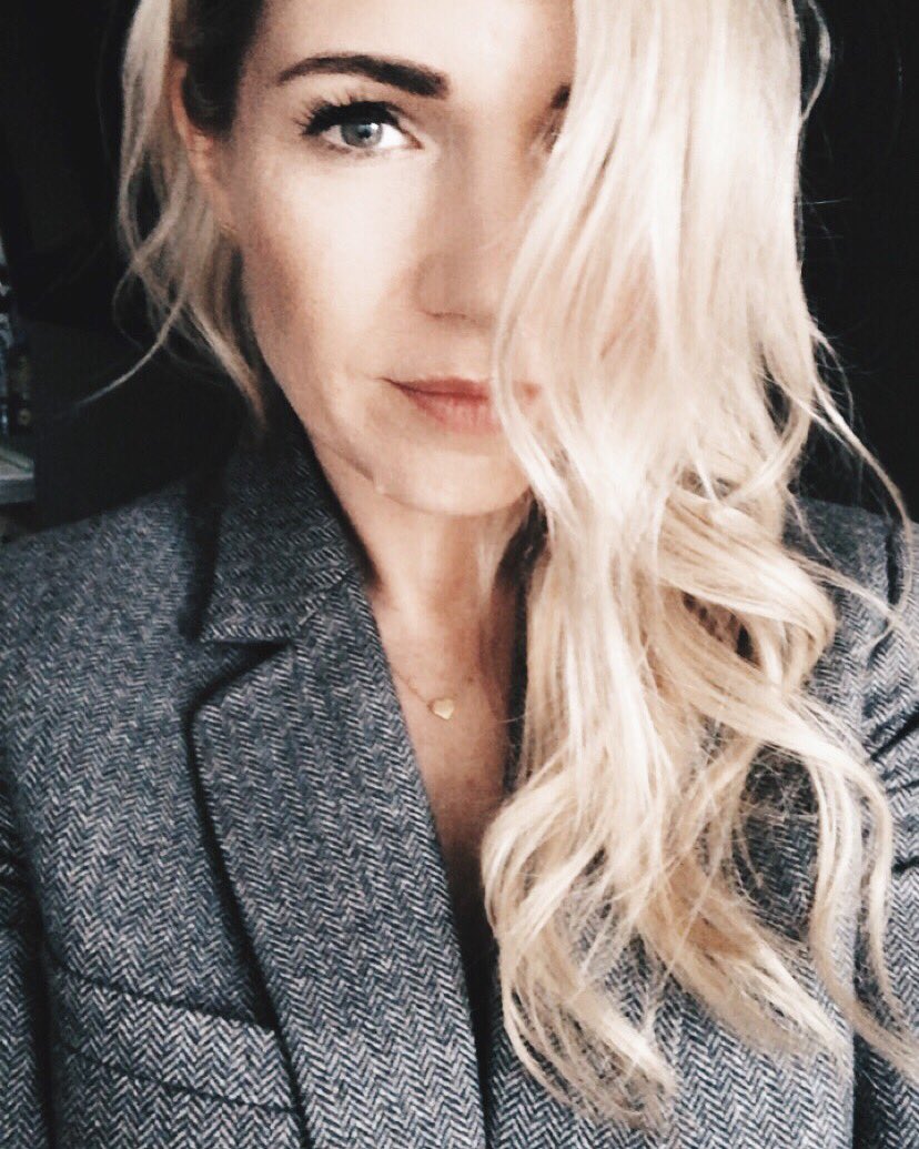 reallife_styled's tweet photo. Saying bye bye to bad skin with the help of the amazing team at @pacificderma Tackling adult acne 👉🏼 https://t.co/BeckbT4ho5 #RLSpartner https://t.co/2NYCG3Jz7l