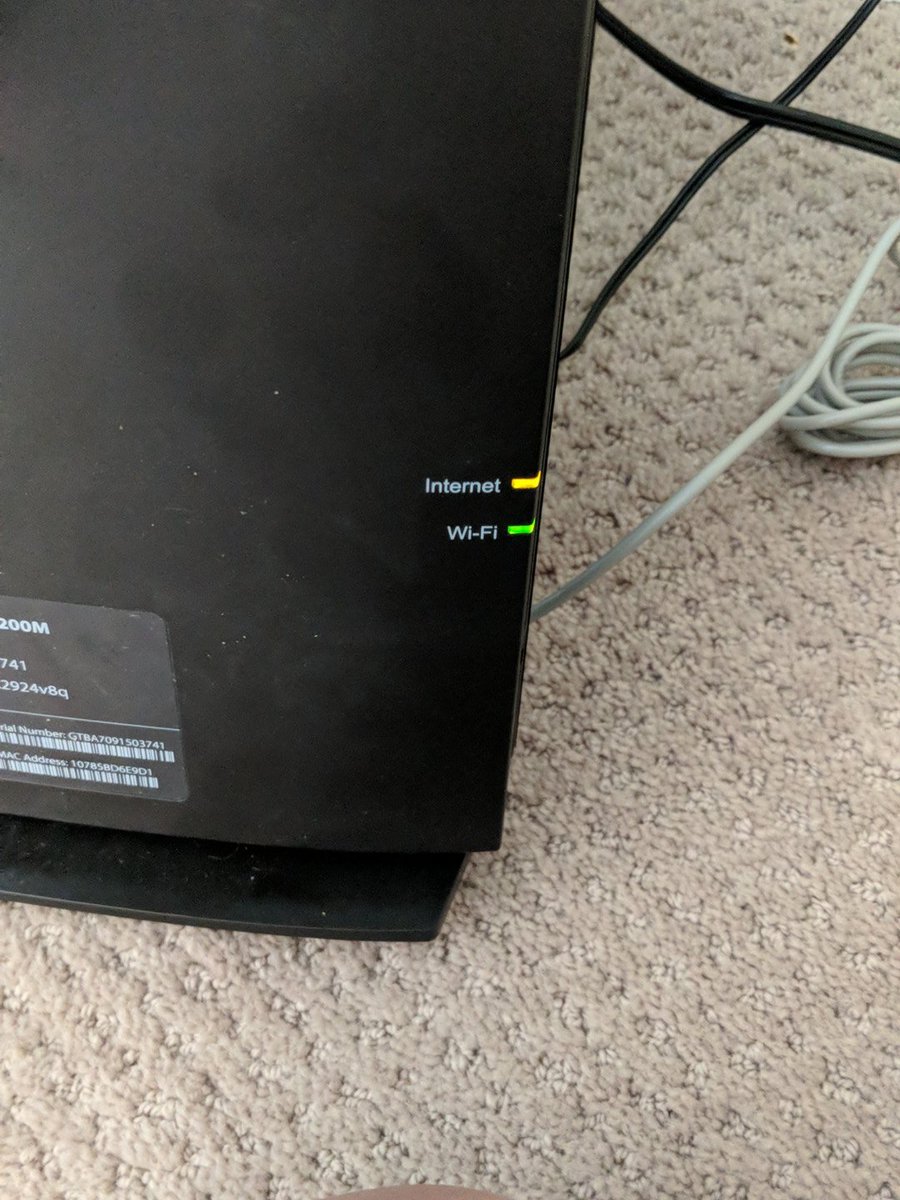 Kjamiesonn's tweet photo. @TELUSsupport Yep tried restarting it and it just went orange again https://t.co/mbwVE927e7