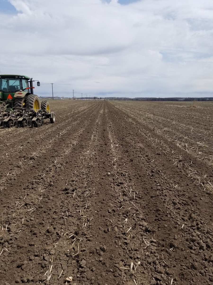 Spent the last 2 days setting up this custom <a href="/DawnEquipment/">Dawn Equipment</a> Pluribus toolbar in Delavan, WI. Customer wanted option to convert to 12 rows in future so we added bolt on flanges for outside units.