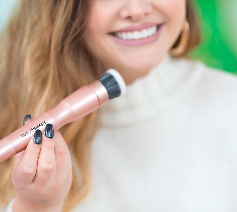 blendsmart's tweet photo. This brush buffs the foundation on so flawlessly that one Can’t stop staring at the pretty dolled up face .
@blendsmart is on sale now on 
@costco .Offer valid from 4/26/2018 through 4/30/2018 while supplies last. https://t.co/W6ZiPvikcT
