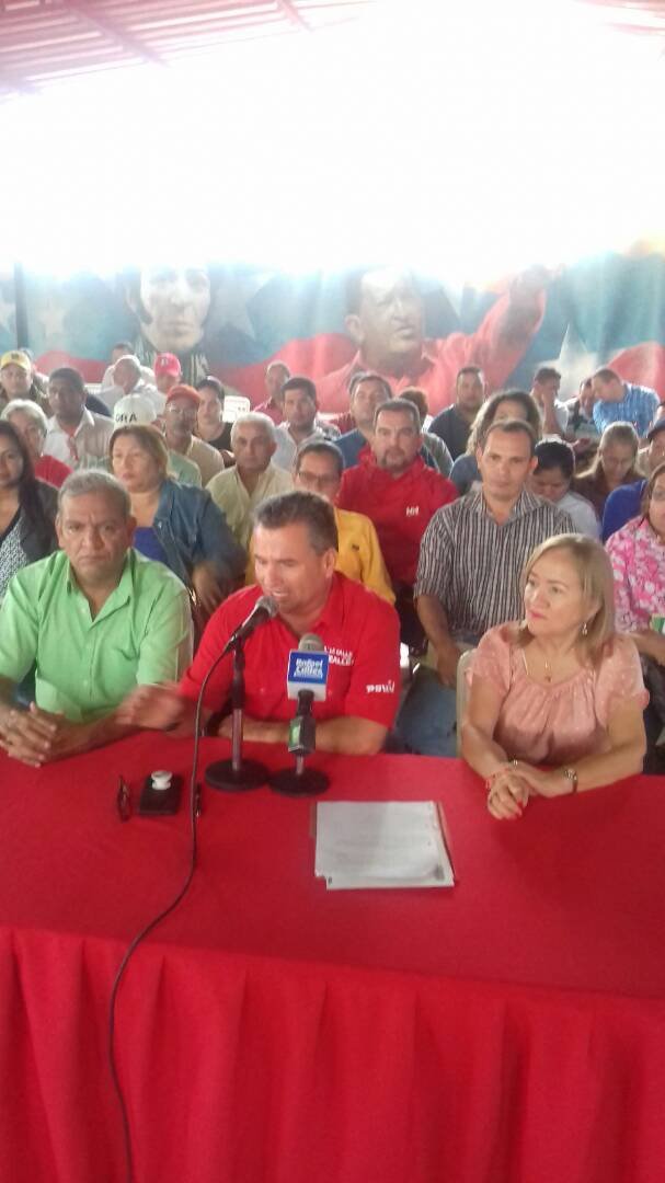 FERNANDOALGOME2's tweet photo. RUEDA de PRENSA del JEFE de C.C.E.S.B./ PORTUGUESA Gobernador Rafael Calles, con el propósito de informar las actividades que se desarrollan  para garantizar la VICTORIA Popular del PRESIDENTE NICOLÁS MADURO y de l@s Candidat@s al CLEP. JUNTOSTODOESPOSIBLE https://t.co/PA7gnpOKhj