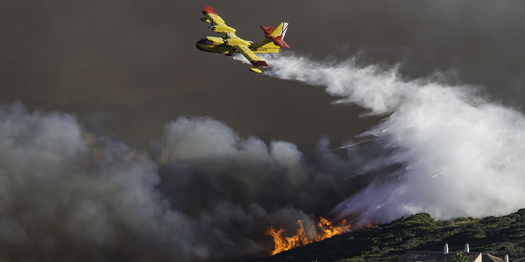 AmericanForests's tweet image. With a budget that incorporates appropriate spending on #wildfire, all of @forestservice's programs can receive the funding they deserve. Thank you Congress for passing a #FireFix! #FireFixNow ow.ly/wglk30jIbV7