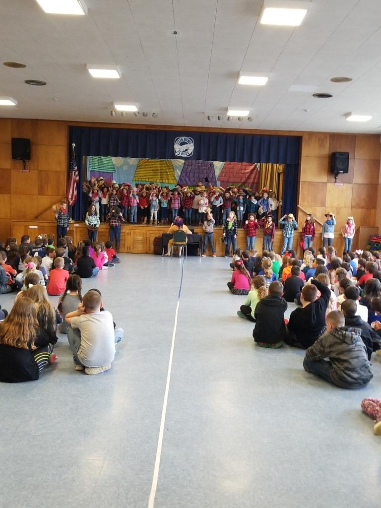 <a href="/OceanAveSchool/">Ocean Ave Elementary</a> spring play dress rehearsal in full swing! Ocean's got talent! #MTPSPride