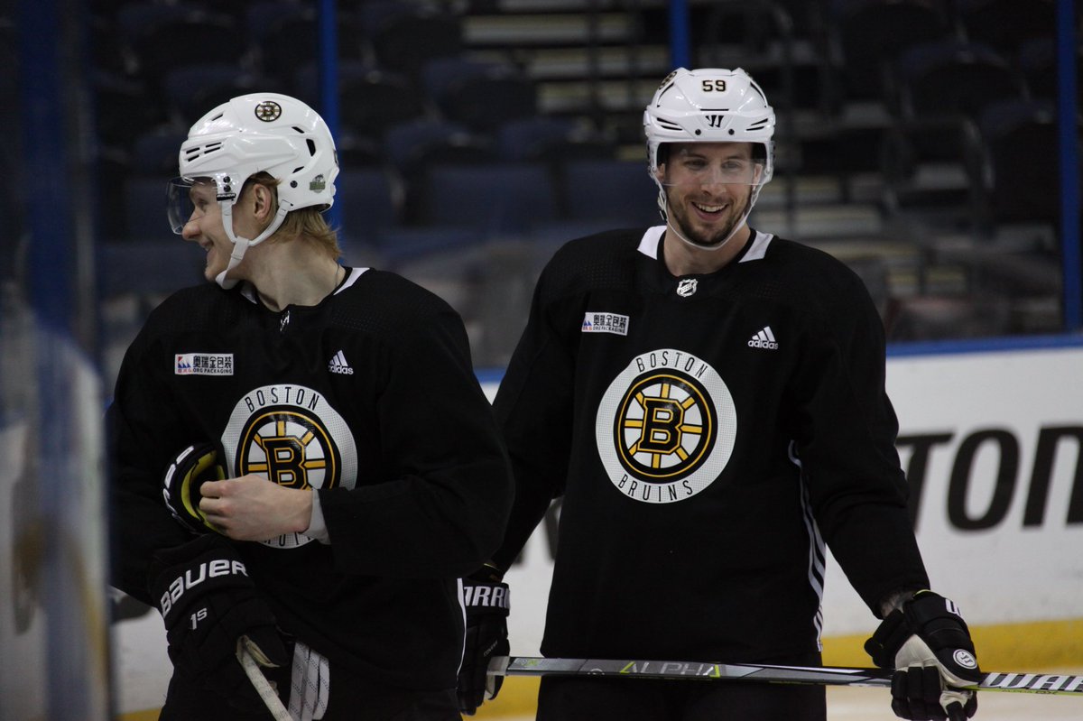 NHLBruins's tweet photo. We have arrived. 

📍Tampa https://t.co/VElXZZUEoc
