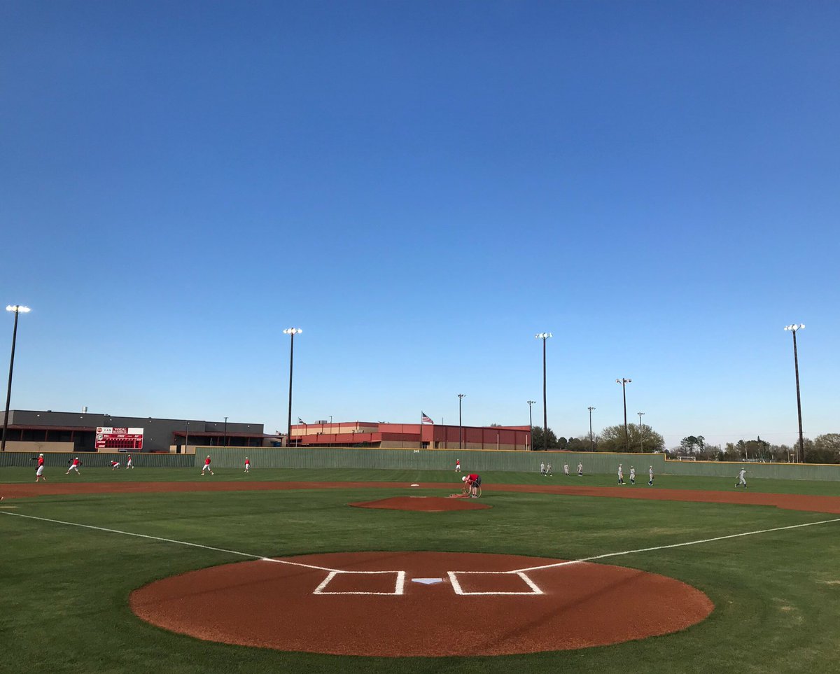 Come out tonight as we take on Gladewater in a warm up game before the playoffs get rolling!

6pm first pitch at Vandal Ballpark

#compete