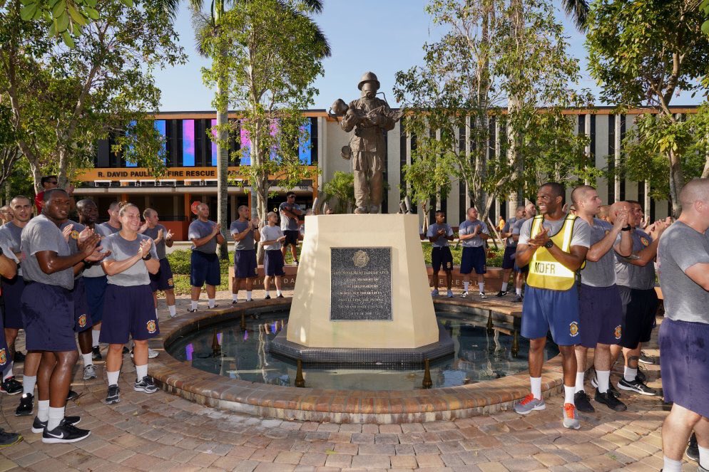 MiamiDadeFire's tweet photo. A week prior to their graduation, #MDFRClass134 participated in the traditional recruit run, which leads them through a tour of @Cityofdoral &amp; several #MDFR locations. 📹: https://t.co/KqQ23nmZsr https://t.co/bbHOwi7W9I