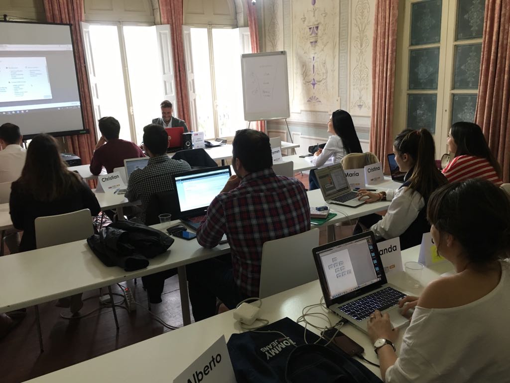 iffe_es's tweet photo. #orgulloIFFE El éxito de nuestros alumnos es nuestra mejor recompensa. @baloo_soar antiguo alumno de @iffe_es nos cuenta las claves del Marketing Automation en el Máster de Estrategia Digital, Marketing Online y Comunicación 2.0   #talentoIFFE #yosoyIFFE #MEDIFFE https://t.co/c0C5MvaoTY
