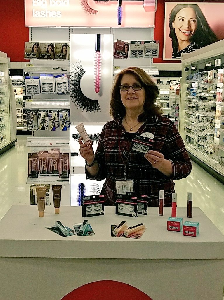 Marie is ready with last minute prom essentials at 1324! <a href="/JillanneMackey/">Jillanne Mackey</a> @IceIceBurgy @cat10jill