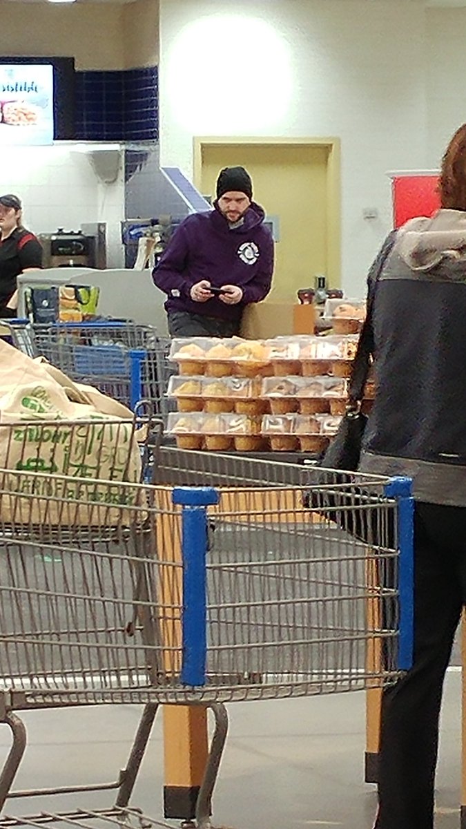 OfficialKrystel's tweet photo. Flashback to when i saw an Olan Rogers doppleganger at walmart https://t.co/9duT9JizQR